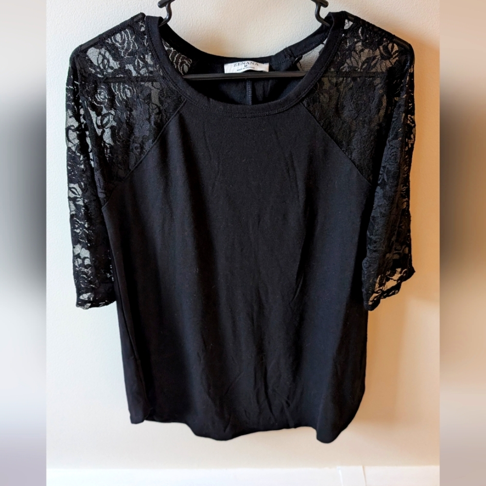 Zenana womens 3/4 sleeve black lace dressy blouse. Size medium